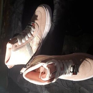 New with tags girls Airwalk sneakers